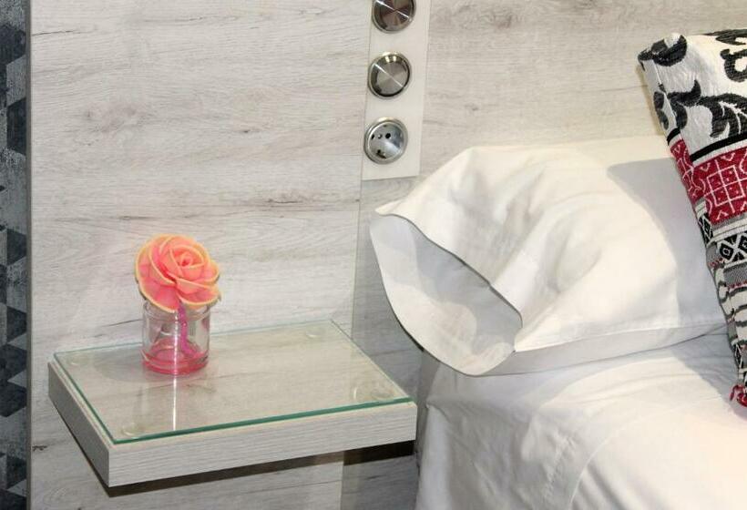 غرفة قياسية, Restaurante Santos