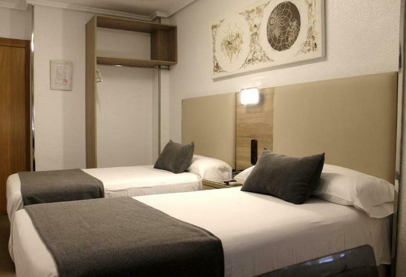 غرفة قياسية, Restaurante Santos