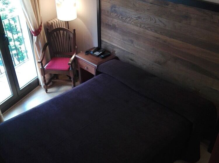 اتاق استاندارد یک نفره, Riu Nere Mountain