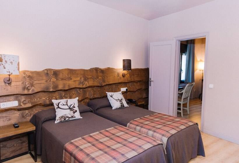 اتاق استاندارد سه نفره, Riu Nere Mountain