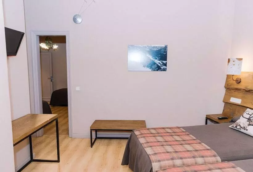 ファミリールーム, Riu Nere Mountain