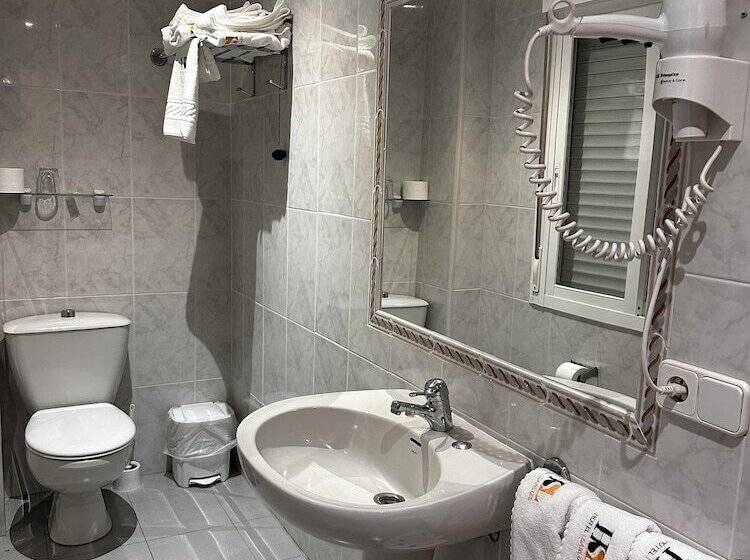 اتاق استاندارد سه نفره, San Luis