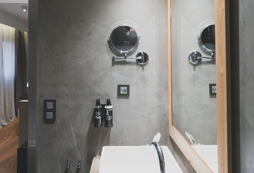 اتاق استاندارد, Zenit Abeba