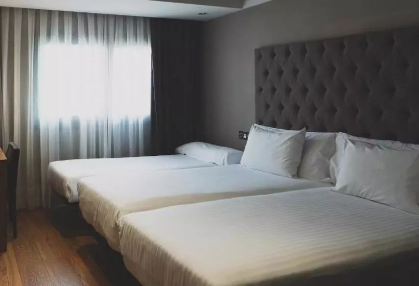 Habitació Triple Estàndard, Zenit Abeba
