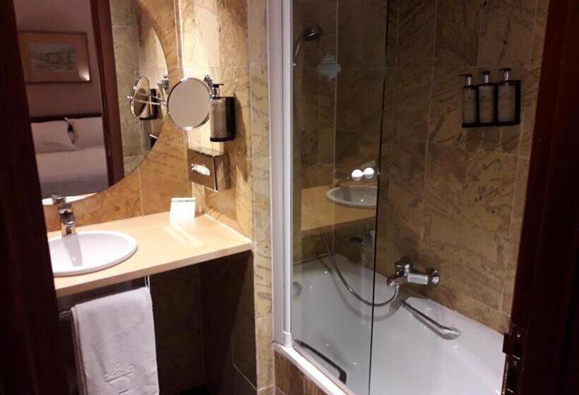 חדר אקונומי, Parador De Arties