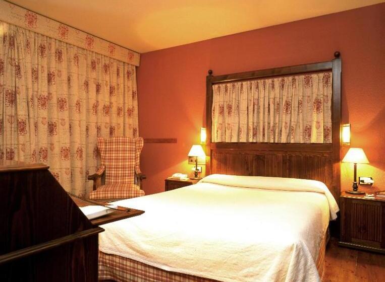 חדר אקונומי, Parador De Arties