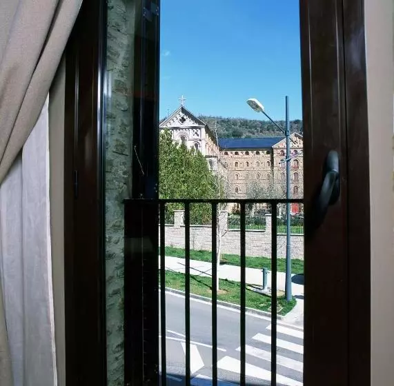 اتاق استاندارد, Parador de La Seu D'Urgell