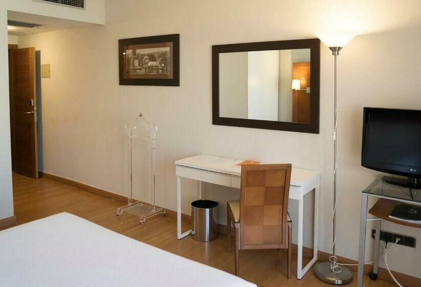 스탠다드 룸, Sercotel Tres Luces