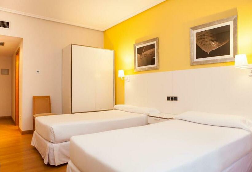 Quarto Estandar, Sercotel Tres Luces
