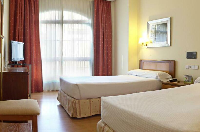 스탠다드 트리플 룸, Sercotel Tres Luces