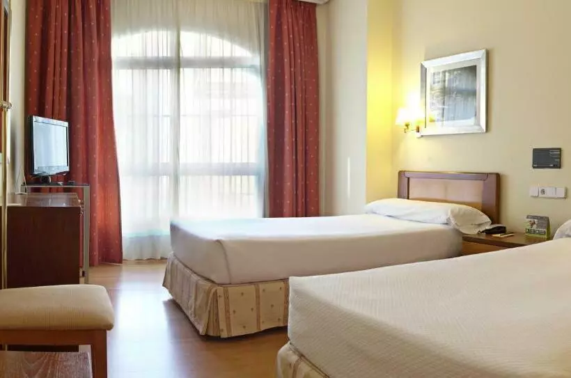 اتاق استاندارد سه نفره, Sercotel Tres Luces