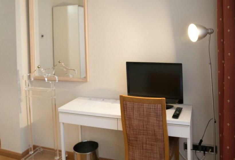 Quarto Triplo Estandar, Sercotel Tres Luces