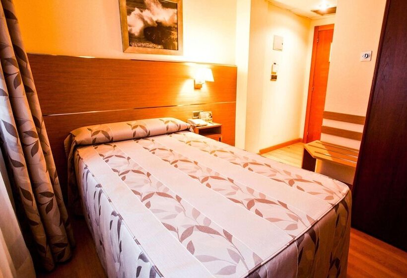 Quarto Estandar Individual, Sercotel Tres Luces
