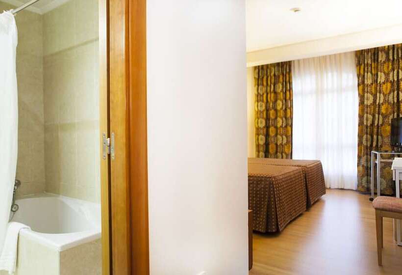 Quarto Estandar, Sercotel Tres Luces