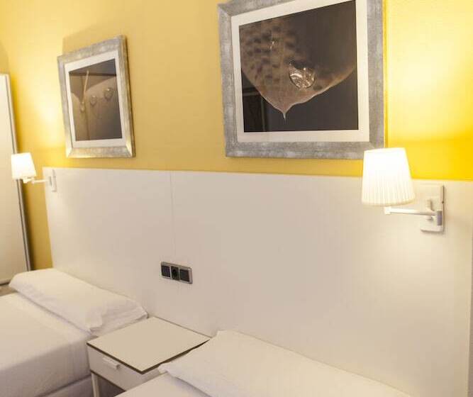 스탠다드 트리플 룸, Sercotel Tres Luces