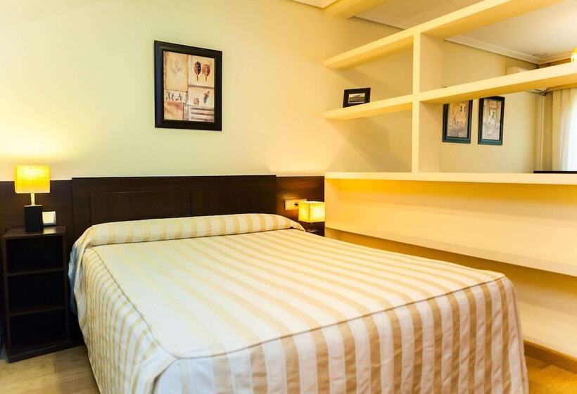 스탠다드 스튜디오, Sercotel Tres Luces