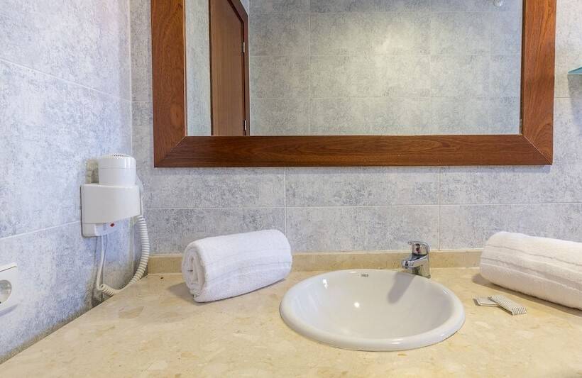 스탠다드 트리플 룸, Apartamentos Solimar