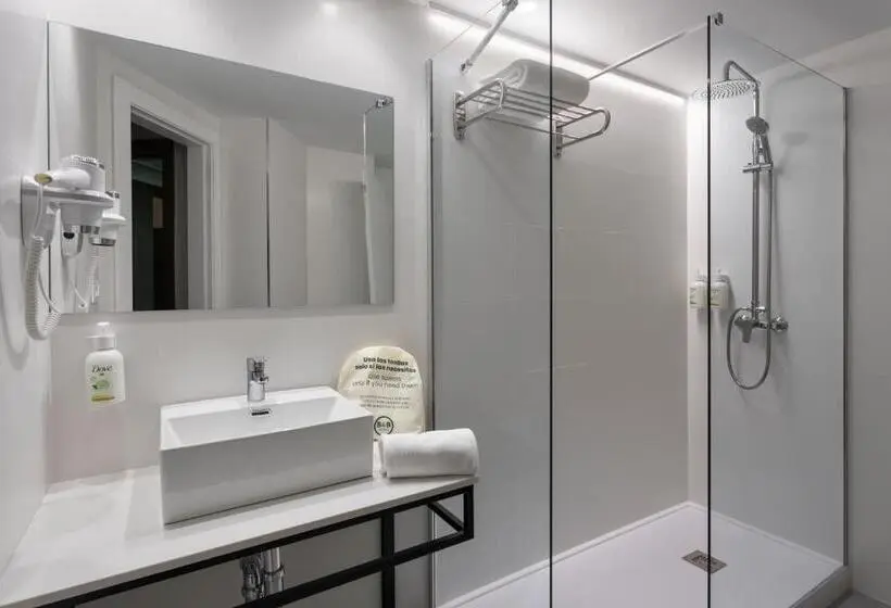اتاق استاندارد سه نفره, B&b Hotel Zaragoza Royal