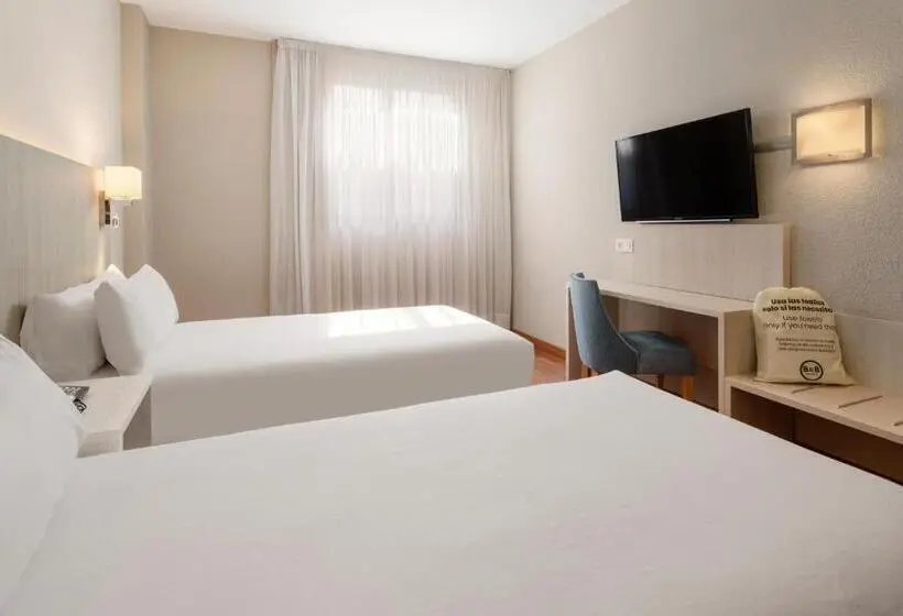 اتاق استاندارد سه نفره, B&b Hotel Zaragoza Royal