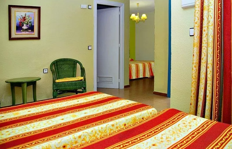 スタンダード４人部屋, Hospedium Hotel Blu Torre de Sevilla