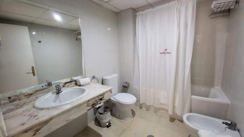 חדר סטנדרט לשלושה, Hospedium Hotel Blu Torre de Sevilla