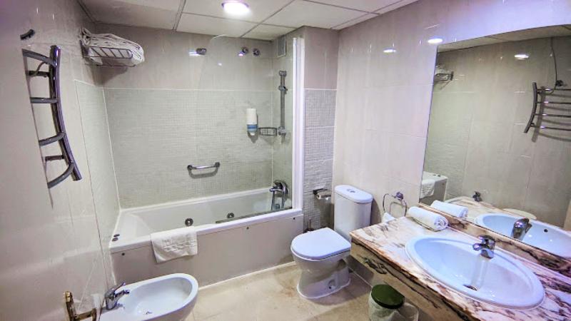 Полулюкс, Hospedium Hotel Blu Torre de Sevilla