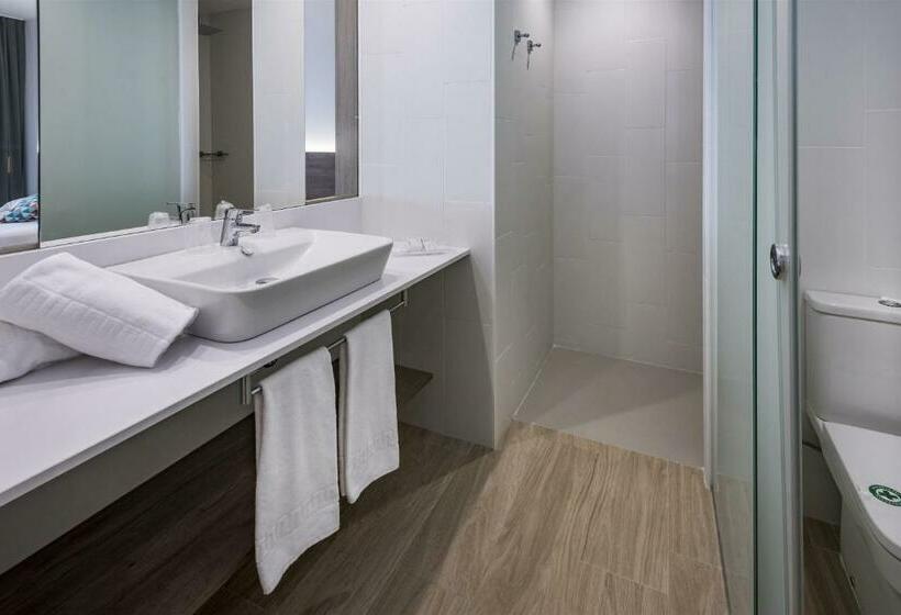 标准四人间侧面带海景, 4r Gran Europe