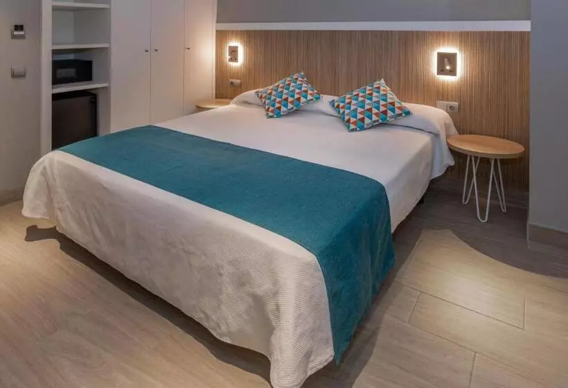 اتاق استاندارد سه نفره, 4r Gran Europe