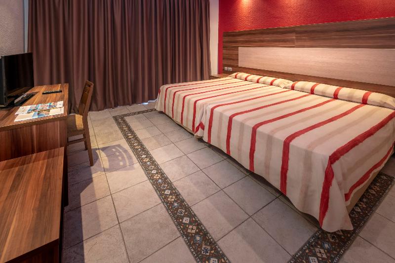 家庭间, 4r Gran Europe