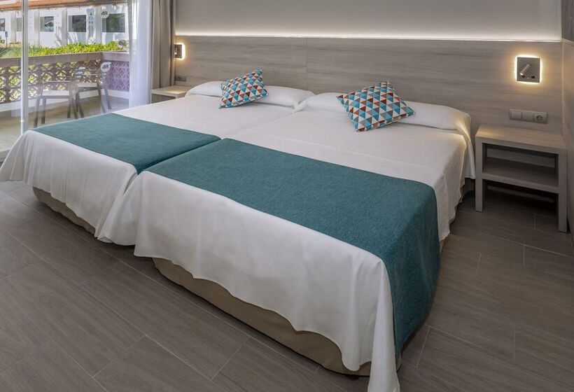 标准四人间侧面带海景, 4r Gran Europe