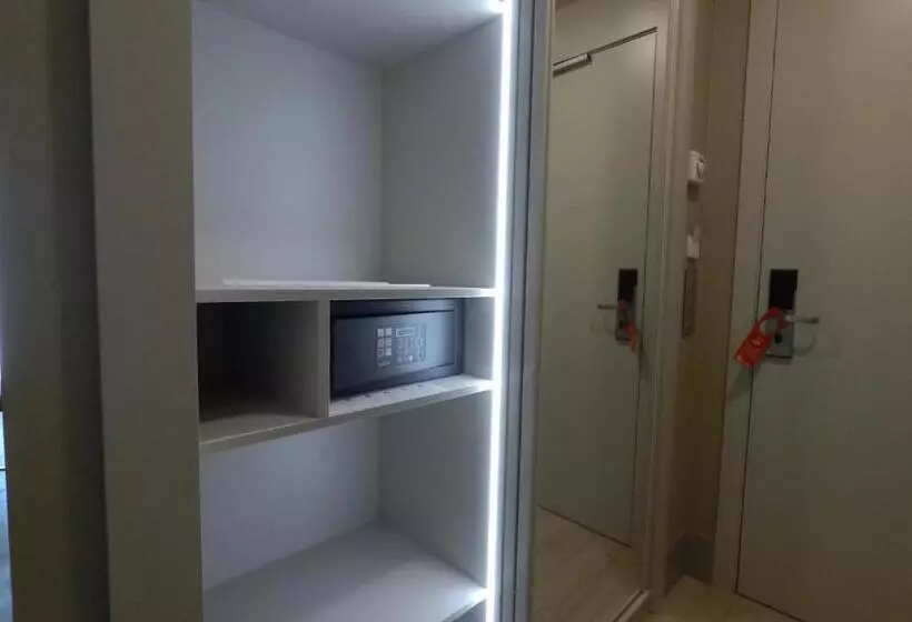 اتاق لوکس با تراس, America Sevilla