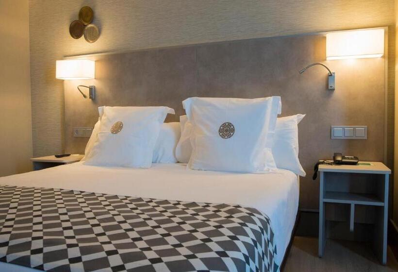 Номер Премиум, America Sevilla