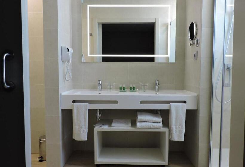 Трехместный Номер Премиум, America Sevilla