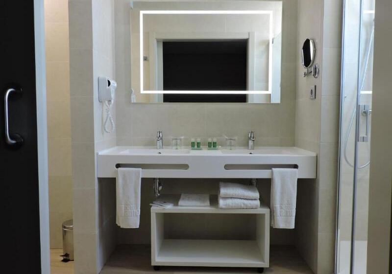 Трехместный Номер Премиум, America Sevilla