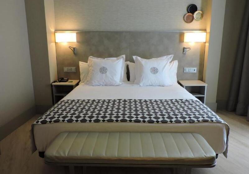 Трехместный Номер Премиум, America Sevilla