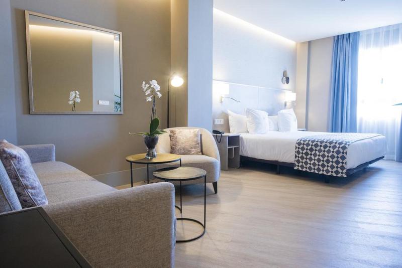 Полулюкс, America Sevilla