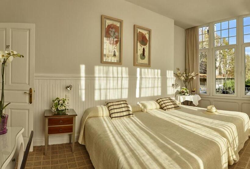 חדר סופריור, Atalaya