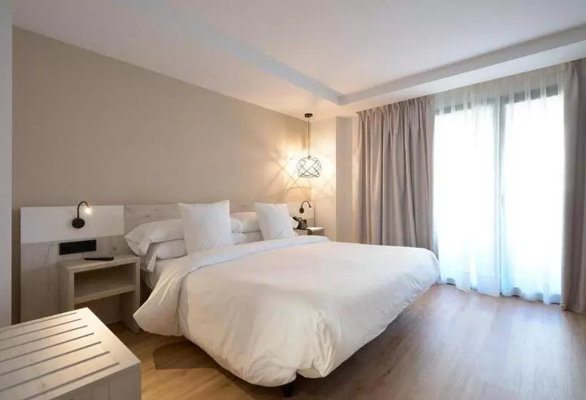Standard Room, Óbal Urban