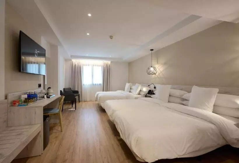 Family Room, Óbal Urban