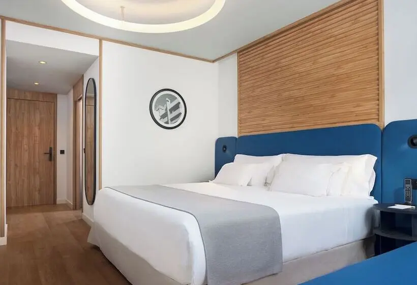 اتاق استاندارد سه نفره, Barceló Santa Cruz Contemporáneo