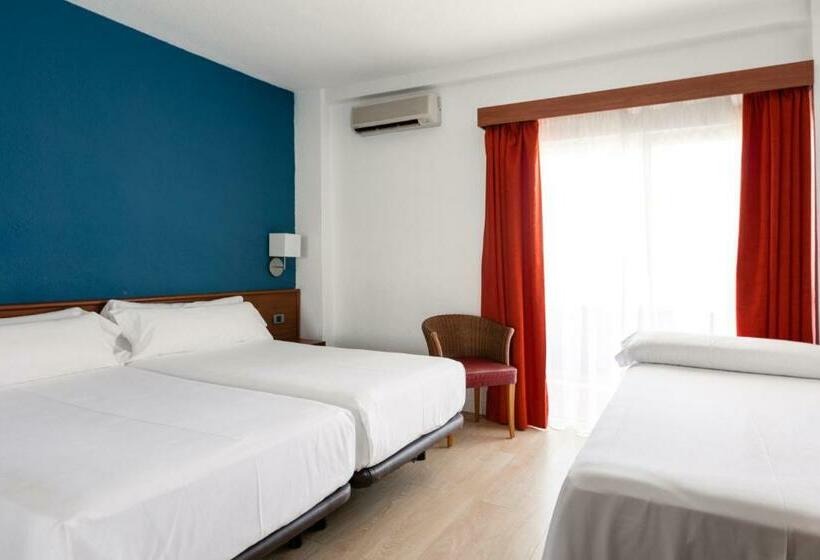 חדר סטנדרט לשלושה, Catalonia Punta del Rey