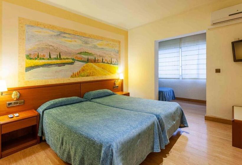 اتاق استاندارد سه نفره, Checkin Travé