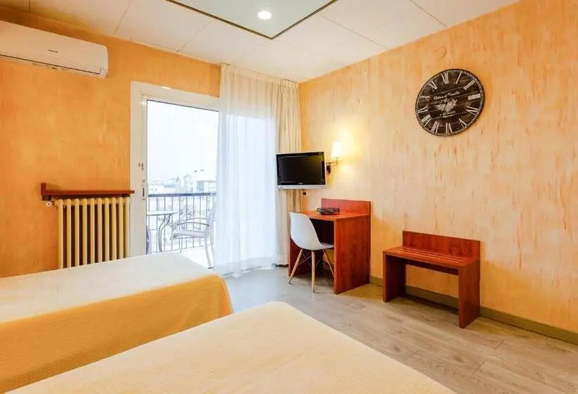 Habitació Estàndard amb Terrassa, Checkin Travé