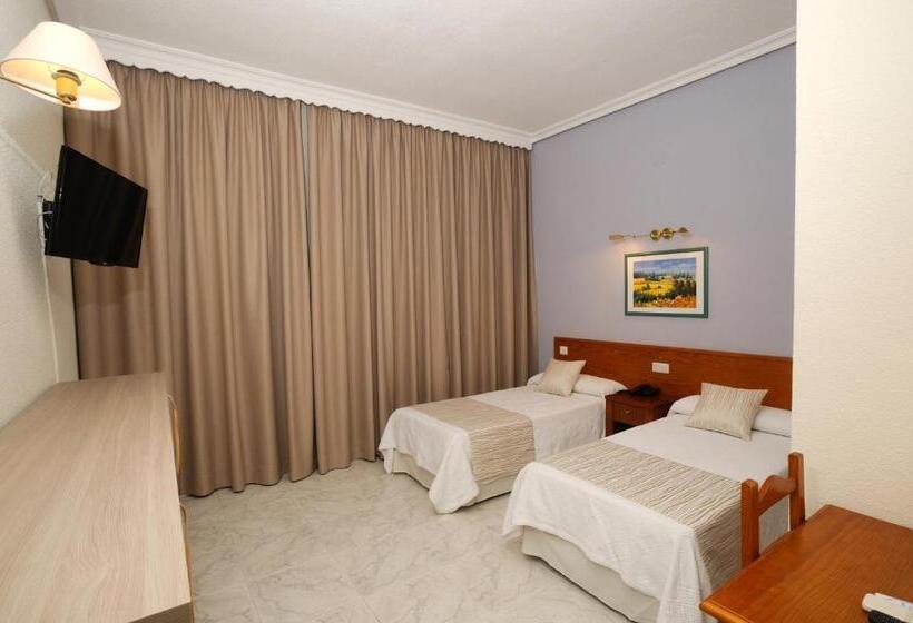 Номер Стандарт Трехместный, Complejo Los Rosales