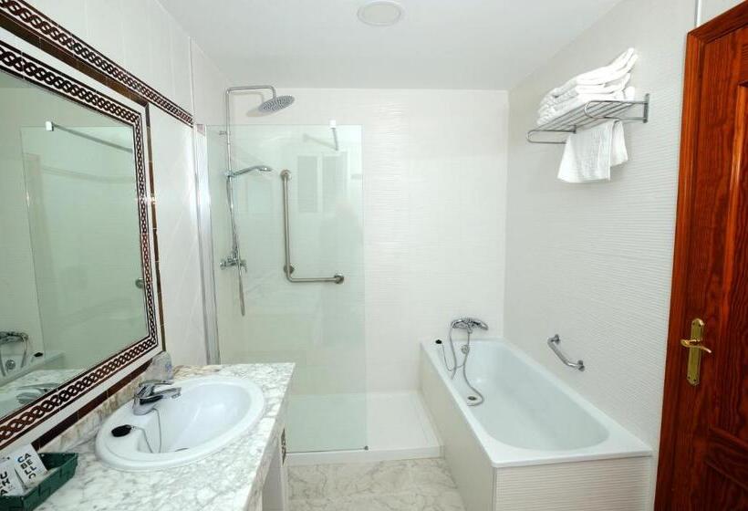 Четырехместный Номер Стандарт, Complejo Los Rosales