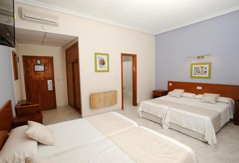 Четырехместный Номер Стандарт, Complejo Los Rosales