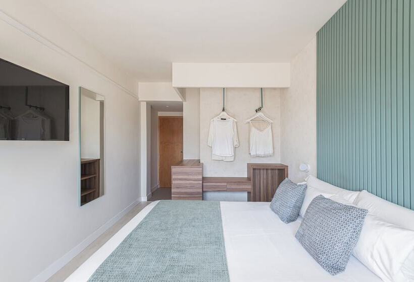 غرفة قياسية مطلّة علي حمام السباحة, Eurosalou & Spa