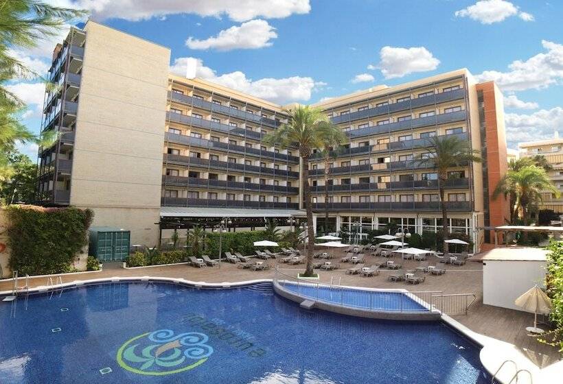 غرفة قياسية مطلّة علي حمام السباحة, Eurosalou & Spa