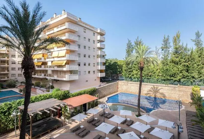 اتاق استاندارد با چشم‌انداز استخر, Eurosalou & Spa