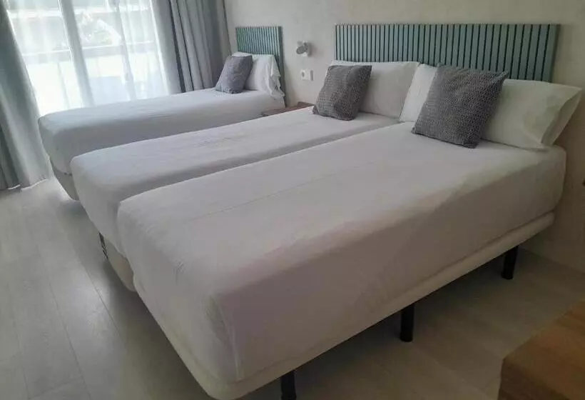 اتاق استاندارد سه تخته با بالکن, Eurosalou & Spa